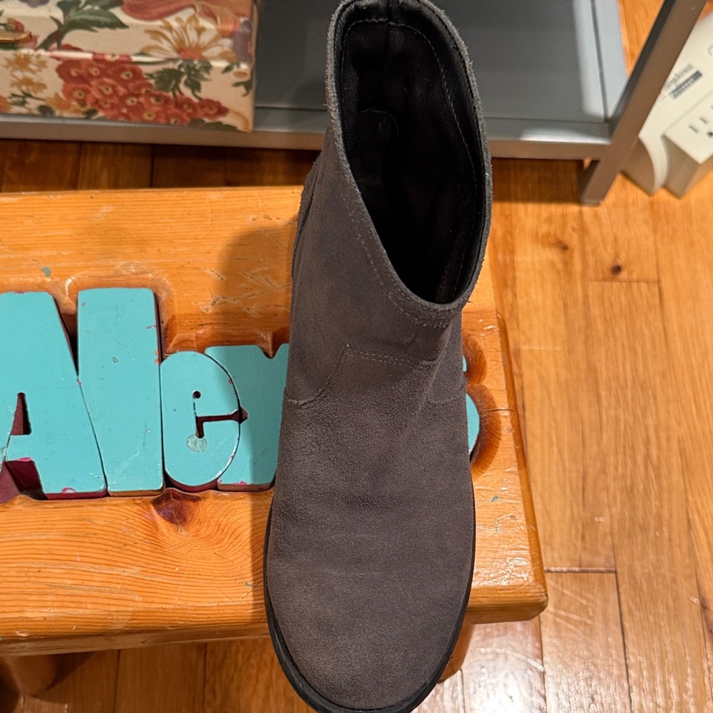 Aldo Gray Ankle Boots - Picture 10 of 16